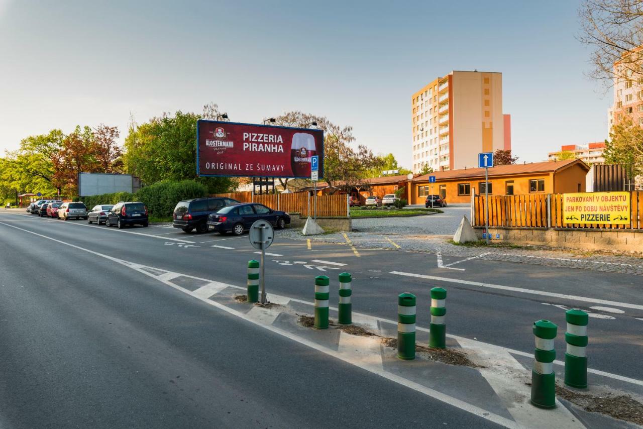 Penzion Piranha Mělník Exteriör bild